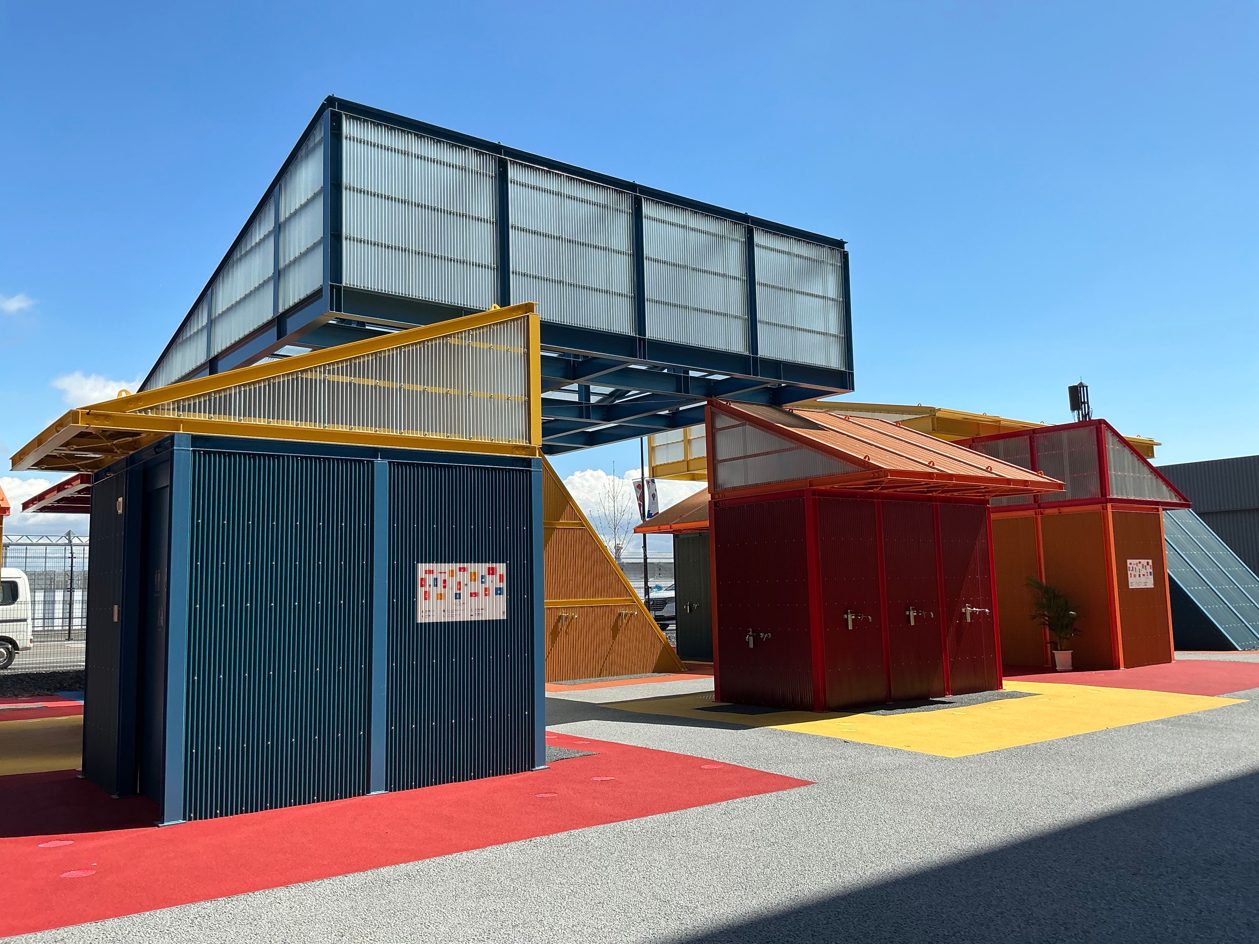 Image in a image block